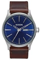 2-NIXON montre pour homme A105-P avec un ornement en cuir marron signé Nixon